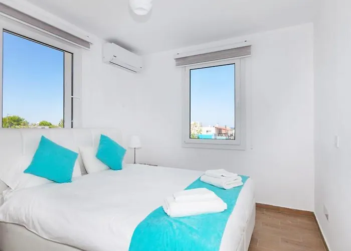 Апартаменты Monaco Flats Кирения